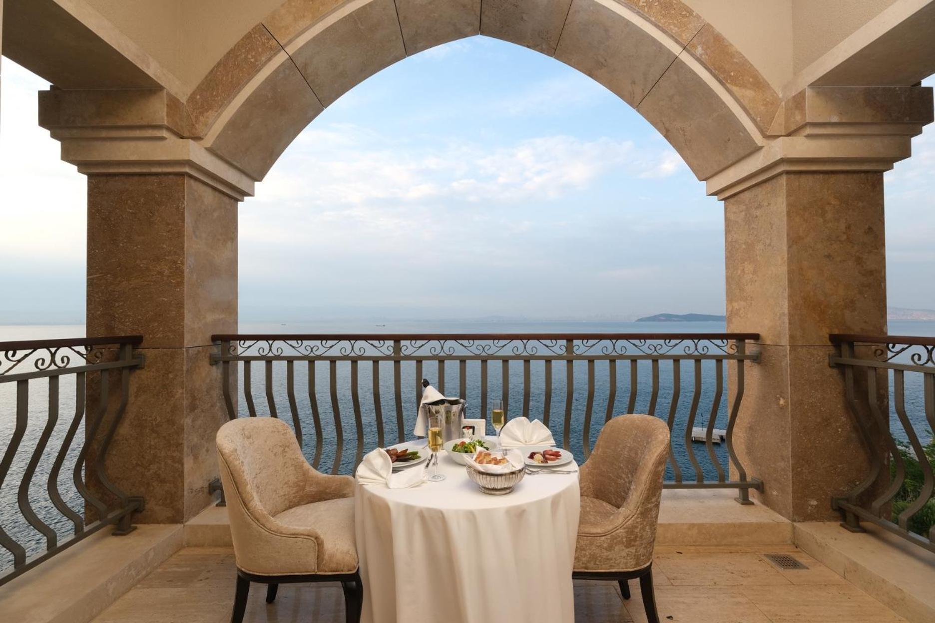 Birun Ada Hotel Burgazada Luaran gambar